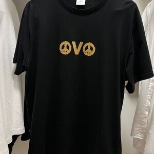 Keine Musik x Octobers very own t-shirt